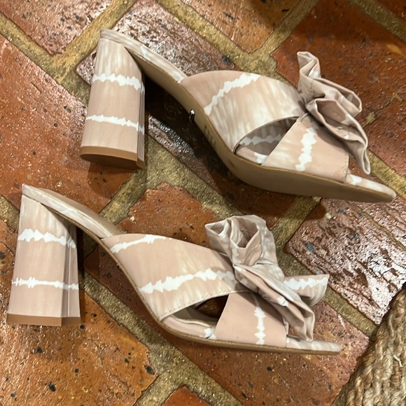 Gianni Bini chunky open toe heels - Picture 3 of 8